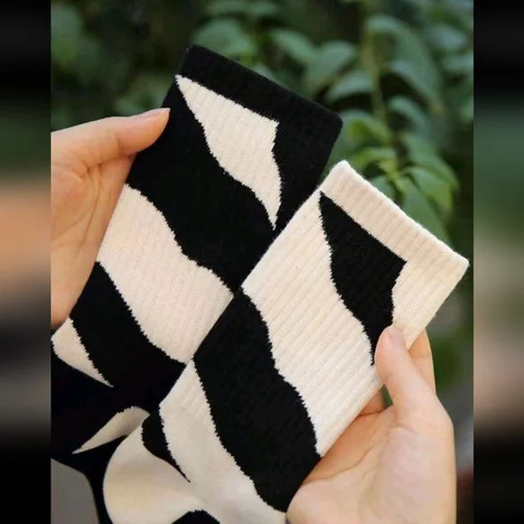 Mountain Themed Design Ankel Length Socks (Pack of 10-Pairs)